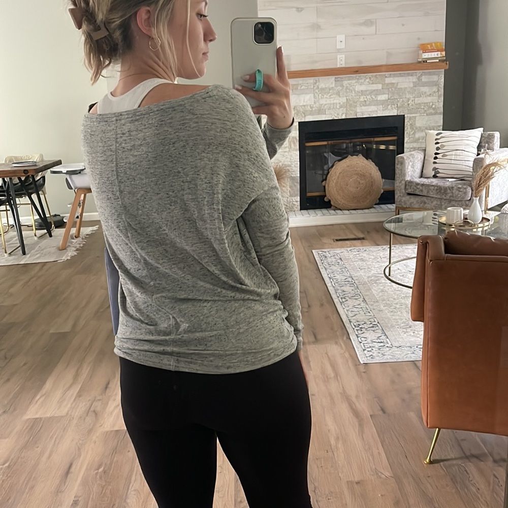 Athleta Essence Flow Top - Picture 4 of 10